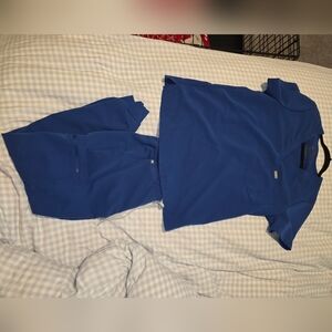Figs Scrub Set